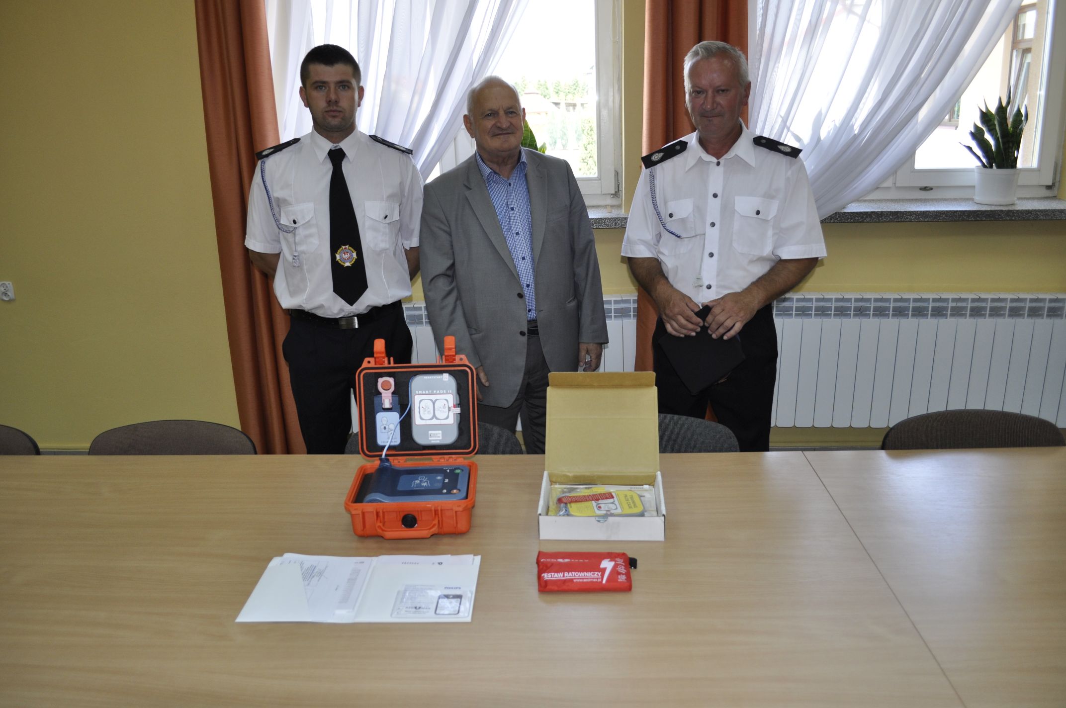 Przekazanie sprz�tu dla OSP